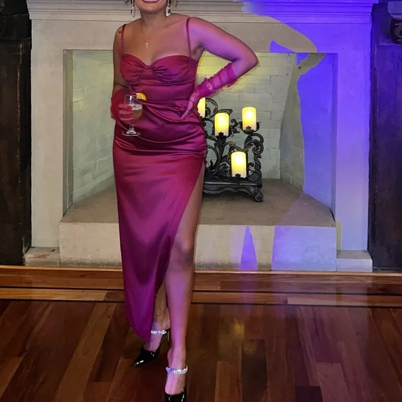 Dress - Picture 1 of 4